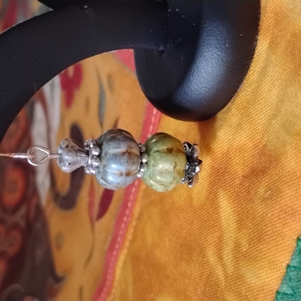🎃Hand Crafted Pumpkin Earrings🎃 - Picture 2 of 7